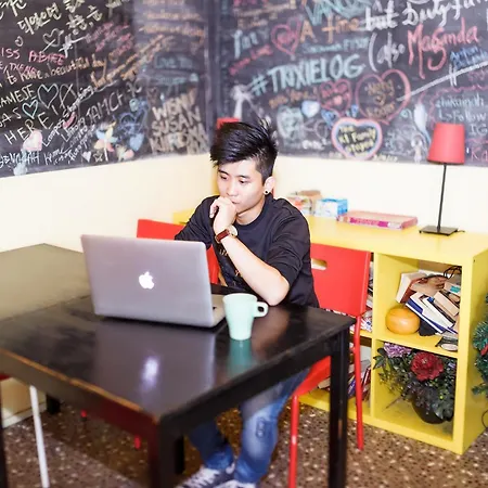 The Hive Singapore Hostel-3